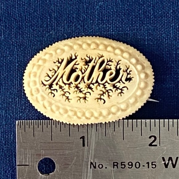 Vintage Bone Mother Brooch Carved Pierced Pin - Picture 4 of 4